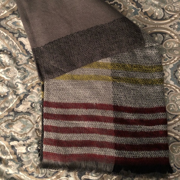 Nadia Rima Gray Multi Colored Plaid Blanket Scarf - Picture 3 of 3